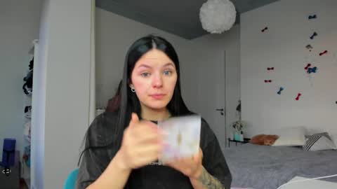 ewelynscott online show from 02/05/26, 02:43