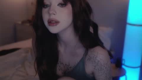 Alyson online show from 02/18/25, 04:37