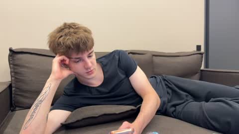 Snapshot of exclusiveflexboy chatting on 06/19/26, 10:35 exclusiveflexboy online show from 06/19/26, 10:35