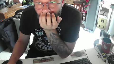 Snapshot of exibdevil chatting on 01/05/25, 03:45 Gio online show from 01/05/25, 03:45