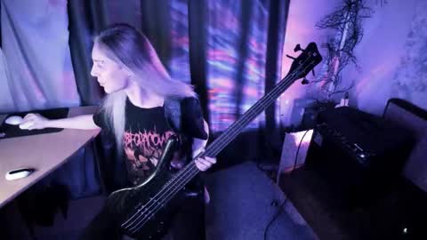 my real name is Irene but Exo is oke too  online show from 09/20/25, 09:16