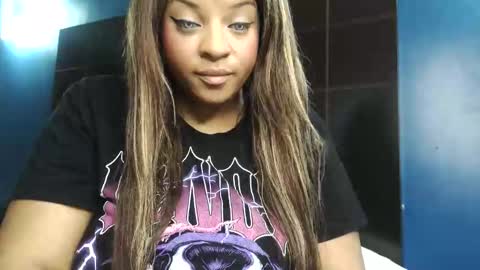 Paris online show from 11/15/25, 12:08