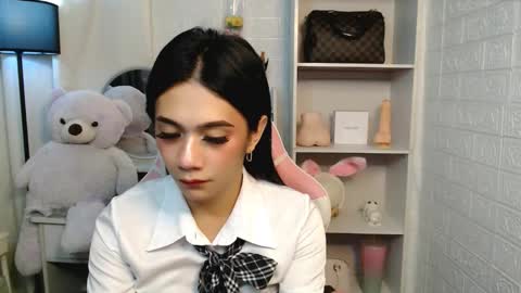 exotictssavie online show from 02/12/25, 05:05