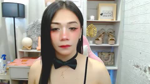 exotictssavie online show from 11/12/25, 04:29