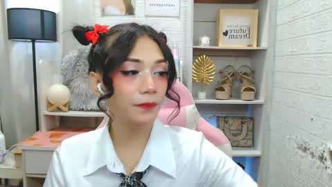 exotictssavie online show from 11/16/25, 06:35