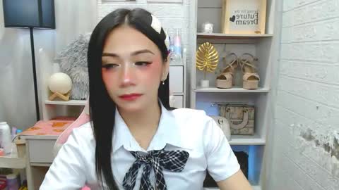 exotictssavie online show from 11/26/25, 12:11