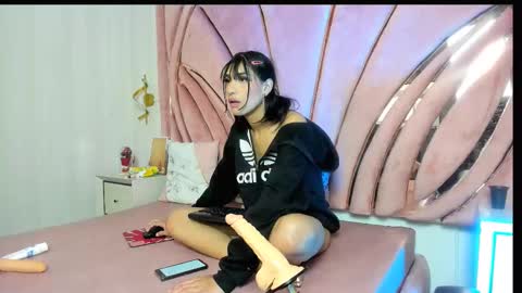 Snapshot of exoticvelvett02 chatting on 02/25/26, 02:05 Velvet online show from 02/25/26, 02:05