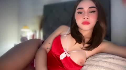 Snapshot of expensivets_chloe chatting on 05/03/26, 01:28 chloee online show from 05/03/26, 01:28