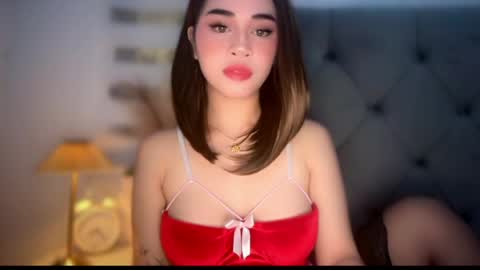 Snapshot of expensivets_chloe chatting on 05/17/26, 03:52 chloee online show from 05/17/26, 03:52
