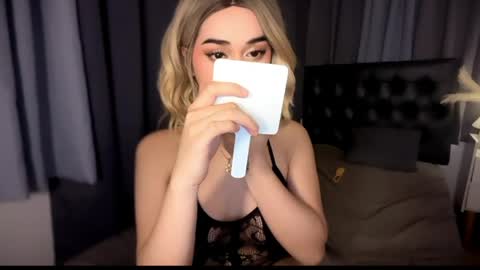 Snapshot of expensivets_chloe chatting on 06/03/26, 09:42 chloee online show from 06/03/26, 09:42