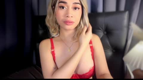 Snapshot of expensivets_chloe chatting on 06/08/26, 02:01 chloee online show from 06/08/26, 02:01