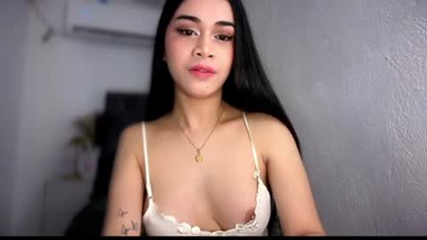 Snapshot of expensivets_chloe chatting on 07/03/26, 10:10 chloee online show from 07/03/26, 10:10