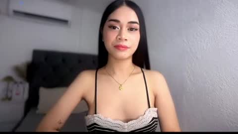 Snapshot of expensivets_chloe chatting on 07/21/26, 01:41 chloee online show from 07/21/26, 01:41