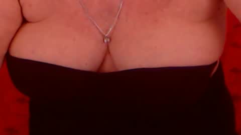 Snapshot of experiencedalana chatting on 12/12/24, 12:05 Alana online show from 12/12/24, 12:05