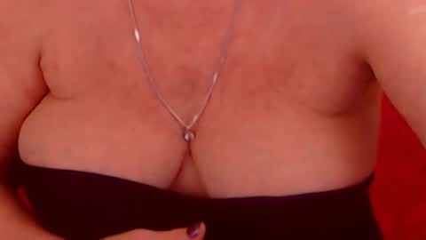 Snapshot of experiencedalana chatting on 12/17/24, 11:27 Alana online show from 12/17/24, 11:27