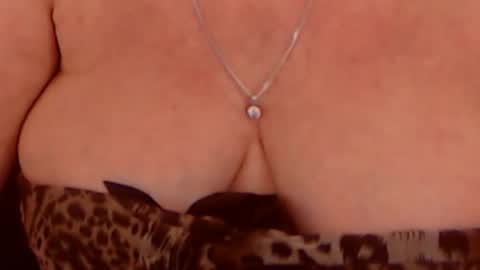 Snapshot of experiencedalana chatting on 12/28/24, 10:44 Alana online show from 12/28/24, 10:44