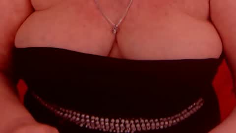 Snapshot of experiencedalana chatting on 01/01/25, 11:29 Alana online show from 01/01/25, 11:29