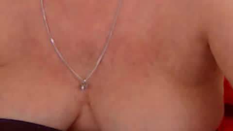 Snapshot of experiencedalana chatting on 01/05/25, 01:45 Alana online show from 01/05/25, 01:45