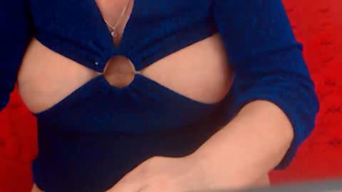 Snapshot of experiencedalana chatting on 01/08/25, 02:03 Alana online show from 01/08/25, 02:03