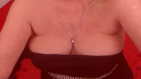 Snapshot of experiencedalana chatting on 01/10/25, 11:08 Alana online show from 01/10/25, 11:08