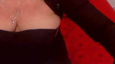 Snapshot of experiencedalana chatting on 01/15/25, 02:38 Alana online show from 01/15/25, 02:38