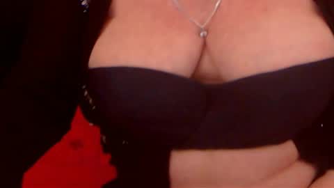 Snapshot of experiencedalana chatting on 01/16/25, 01:58 Alana online show from 01/16/25, 01:58