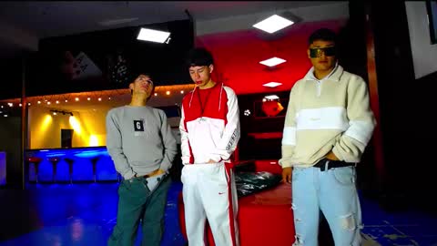 extrangers online show from 10/27/25, 01:26