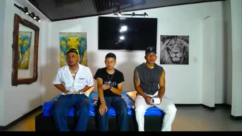 extrangers online show from 11/23/25, 01:11