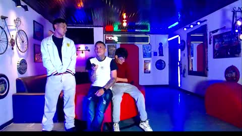 extrangers online show from 03/24/26, 12:10