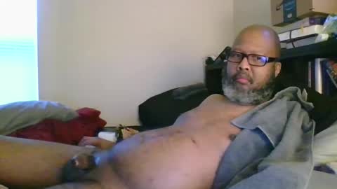 eyequee0007 online show from 10/22/25, 12:49