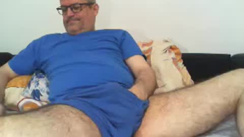 Snapshot of eyes12 chatting on 06/17/26, 05:21 GEORGE online show from 06/17/26, 05:21