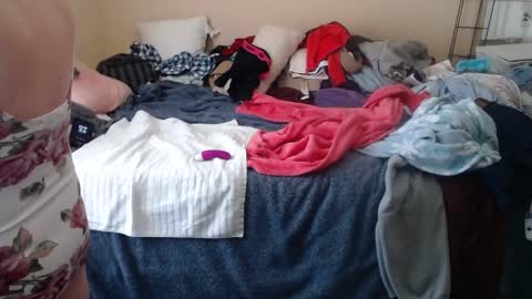 eyeswall0w online show from 09/21/25, 01:35