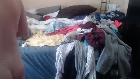 eyeswall0w online show from 10/21/25, 03:46