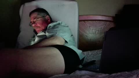 Eyeswideshut63 online show from 12/31/24, 05:44