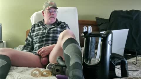 Eyeswideshut63 online show from 12/31/24, 04:25