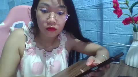 Snapshot of eyewet chatting on 04/16/26, 01:06 Eye online show from 04/16/26, 01:06