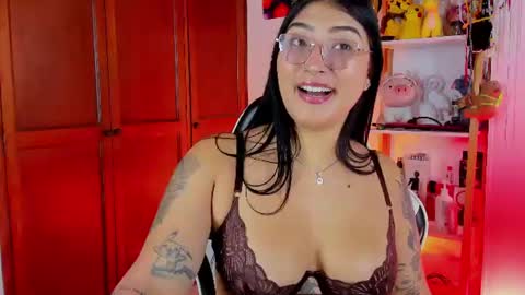 Snapshot of eymy_hadid_ chatting on 07/31/26, 07:35 Emily online show from 07/31/26, 07:35