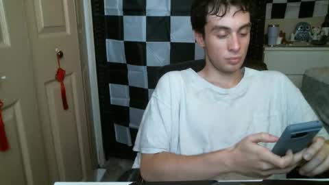 Ezra Naamah online show from 02/10/25, 09:47