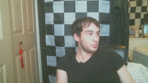 Ezra Naamah online show from 03/05/25, 10:21