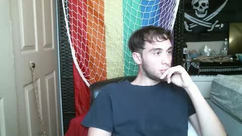 Ezra Naamah online show from 10/21/25, 05:13