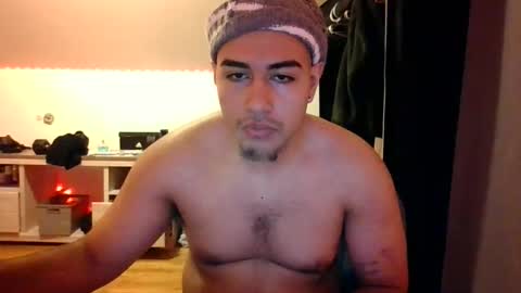 ezzteban935 online show from 04/17/26, 02:14