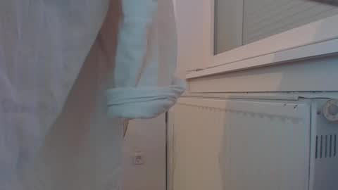 Snapshot of f34rl3zz chatting on 12/18/24, 05:10 P. online show from 12/18/24, 05:10