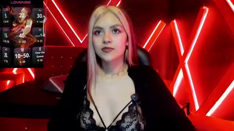 Snapshot of fabzy_fab chatting on 05/17/26, 12:01 fabzy online show from 05/17/26, 12:01
