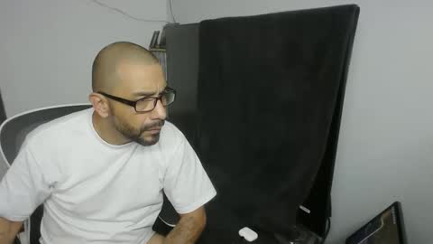 Mark online show from 06/01/26, 04:47