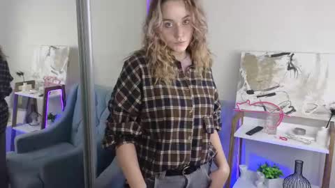 faecavaness online show from 11/08/25, 07:19