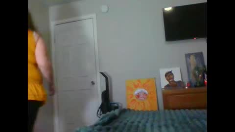 Snapshot of faidramae chatting on 02/14/25, 04:37 faidra mae online show from 02/14/25, 04:37