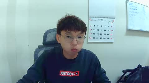 Snapshot of faint45508542 chatting on 03/08/25, 01:06 faint45508542 online show from 03/08/25, 01:06