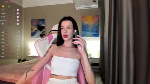 Snapshot of fairy_bloomix chatting on 01/08/25, 05:48 Bloom  online show from 01/08/25, 05:48