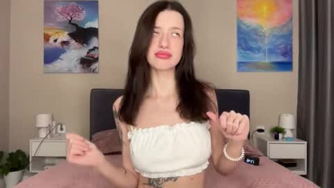 Snapshot of fairy_bloomix chatting on 02/10/25, 01:44 Bloom  online show from 02/10/25, 01:44