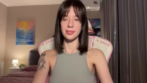 Snapshot of fairy_bloomix chatting on 10/02/25, 01:18 Bloom  online show from 10/02/25, 01:18